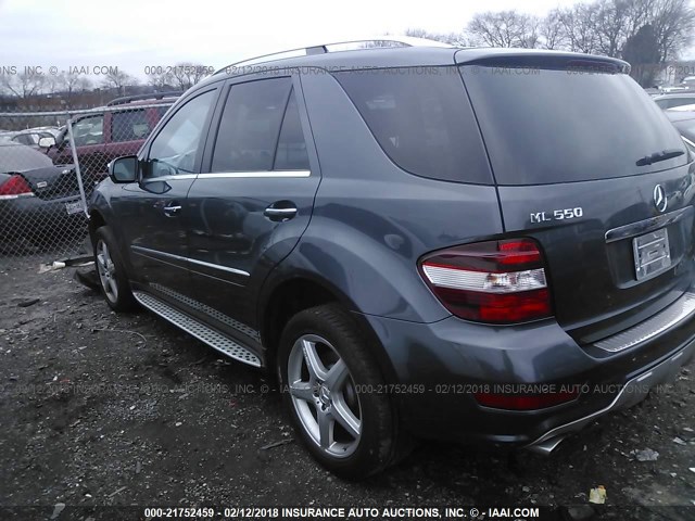 4JGBB7CB4AA532674 - 2010 MERCEDES-BENZ ML 550 4MATIC GRAY photo 3