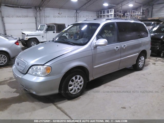 KNDUP131246597131 - 2004 KIA SEDONA EX/LX SILVER photo 2