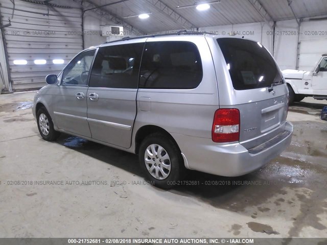 KNDUP131246597131 - 2004 KIA SEDONA EX/LX SILVER photo 3