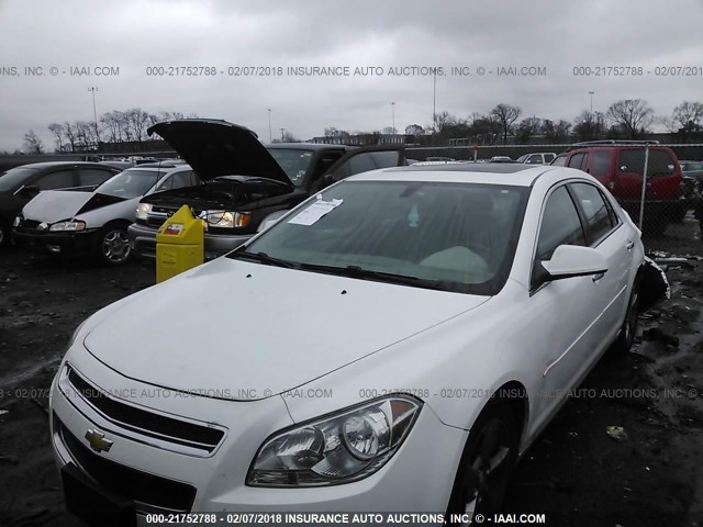 1G1ZC5E04CF300493 - 2012 CHEVROLET MALIBU 1LT WHITE photo 2