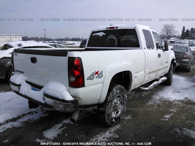 1GCHK29U37E153676 - 2007 CHEVROLET SILVERADO K2500 HEAVY DUTY WHITE photo 4