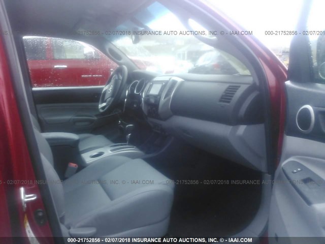 3TMLU4EN8FM201504 - 2015 TOYOTA TACOMA DOUBLE CAB/TRD RPO Qırmızı foto 5