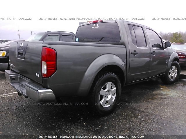 1N6AD07U38C430808 - 2008 NISSAN FRONTIER CREW CAB LE/SE/OFF ROAD GRAY photo 4