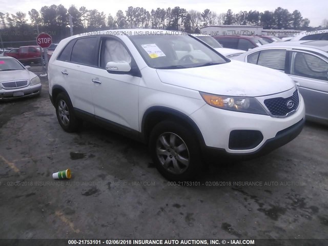 5XYKT4A16CG255569 - 2012 KIA SORENTO LX WHITE photo 1