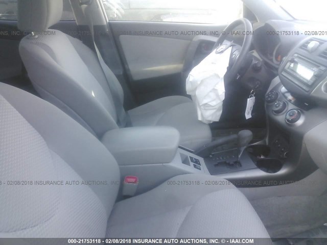 JTMBF4DV0C5056337 - 2012 TOYOTA RAV4 Սպիտակ լուսանկար 5