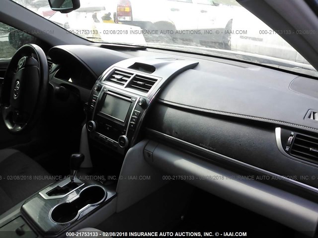 4T1BD1FK9CU014273 - 2012 TOYOTA CAMRY HYBRID/LE/XLE 黑色 照片 5