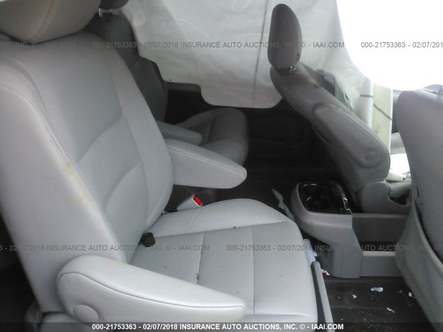 5TDYK3DC5FS640648 - 2015 TOYOTA SIENNA XLE/LIMITED GRAY photo 8