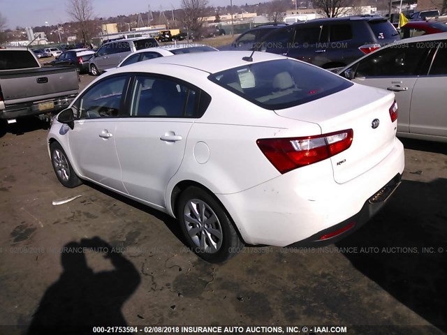 KNADM4A3XF6515757 - 2015 KIA RIO LX Սպիտակ լուսանկար 3