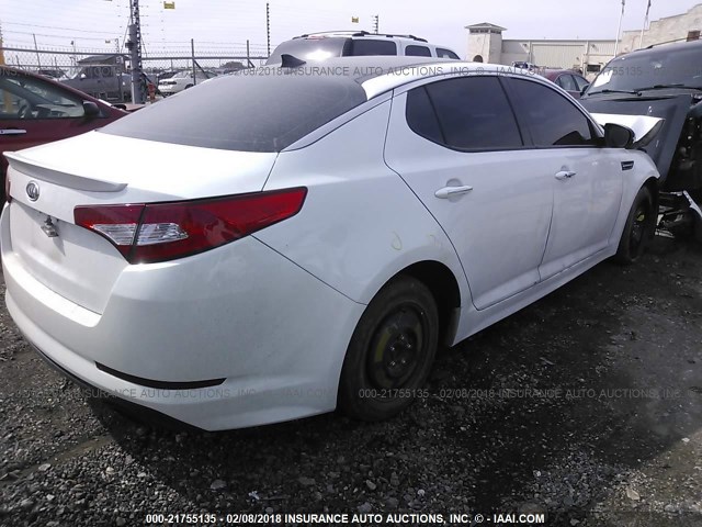 5XXGR4A62CG072688 - 2012 KIA OPTIMA SX WHITE photo 4