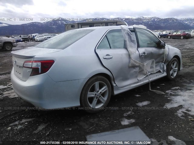 4T1BF1FK8EU410384 - 2014 TOYOTA CAMRY L/SE/LE/XLE 银色 照片 4