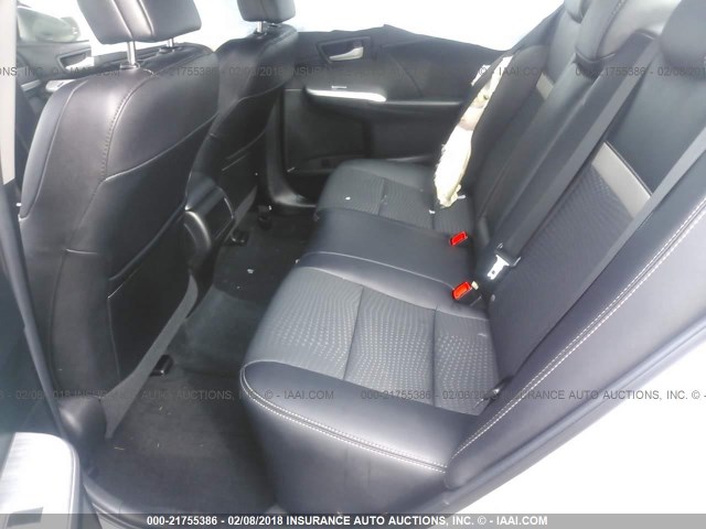 4T1BF1FK8EU410384 - 2014 TOYOTA CAMRY L/SE/LE/XLE 银色 照片 8