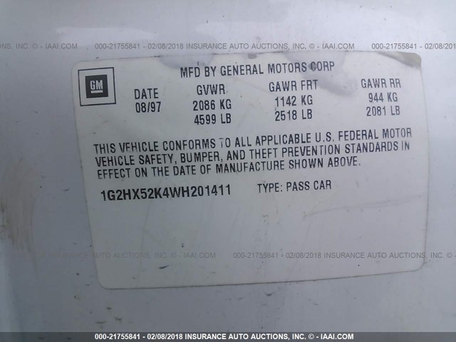 1G2HX52K4WH201411 - 1998 PONTIAC BONNEVILLE SE WHITE photo 9