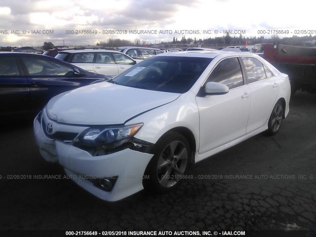 4T1BK1FK7CU504314 - 2012 TOYOTA CAMRY SE/XLE WHITE photo 2