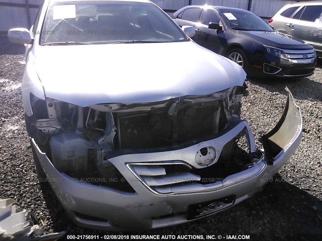 4T4BF3EK1AR056821 - 2010 TOYOTA CAMRY SE/LE/XLE Серебристый фото 6