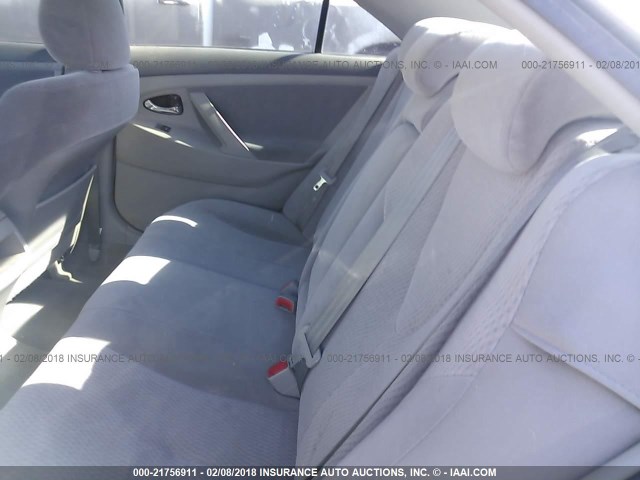 4T4BF3EK1AR056821 - 2010 TOYOTA CAMRY SE/LE/XLE Серебристый фото 8