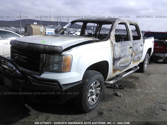 3GTEK13M97G521793 - 2007 GMC NEW SIERRA K1500 WHITE photo 2