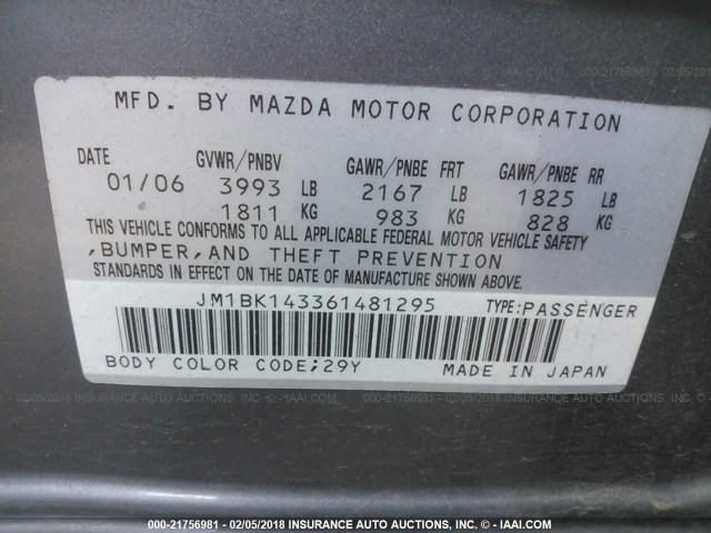 JM1BK143361481295 - 2006 MAZDA 3 HATCHBACK GRAY photo 9