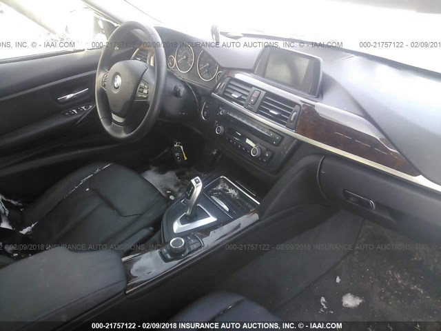 WBA3C3C51DF982716 - 2013 BMW 320 I/XDRIVE GRAY photo 5