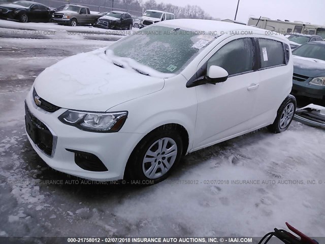 1G1JG6SGXH4164124 - 2017 CHEVROLET SONIC WHITE photo 2