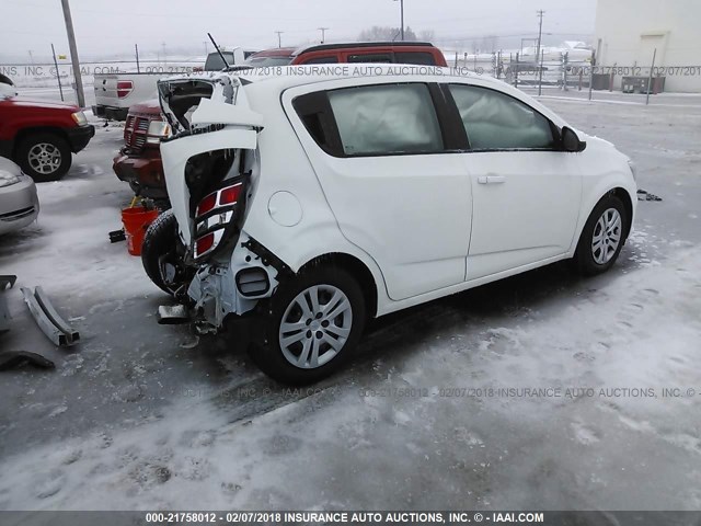 1G1JG6SGXH4164124 - 2017 CHEVROLET SONIC WHITE photo 4