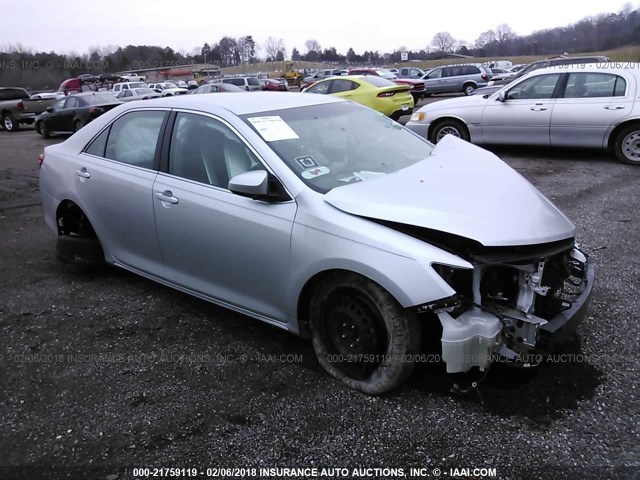 4T1BF1FK7EU339002 - 2014 TOYOTA CAMRY L/SE/LE/XLE 银色 照片 1