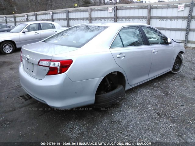 4T1BF1FK7EU339002 - 2014 TOYOTA CAMRY L/SE/LE/XLE 银色 照片 4