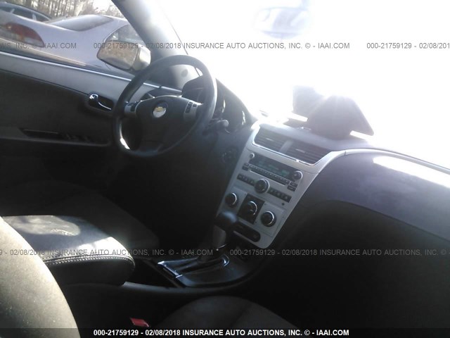 1G1ZC5E15BF136971 - 2011 CHEVROLET MALIBU 1LT SILVER photo 5