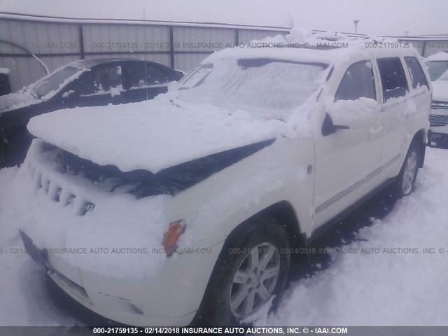 1J8HR58N28C170661 - 2008 JEEP GRAND CHEROKEE LIMITED WHITE photo 2