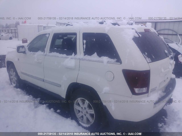 1J8HR58N28C170661 - 2008 JEEP GRAND CHEROKEE LIMITED WHITE photo 3