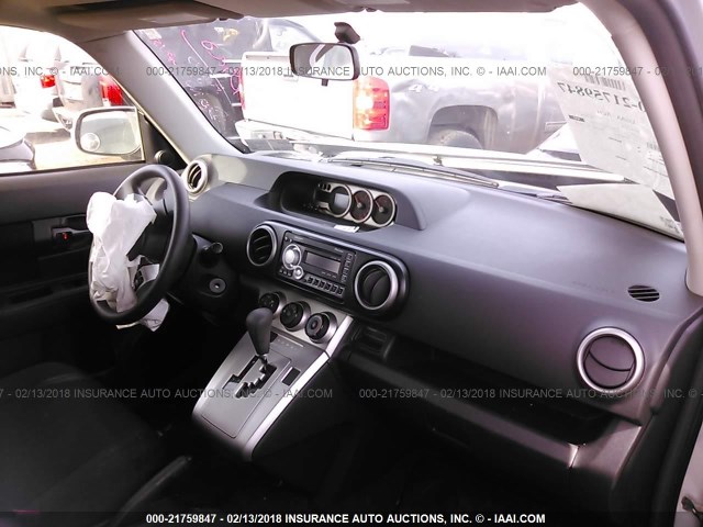 JTLZE4FE3A1117980 - 2010 TOYOTA SCION XB ვერცხლისფერი ფოტო 5