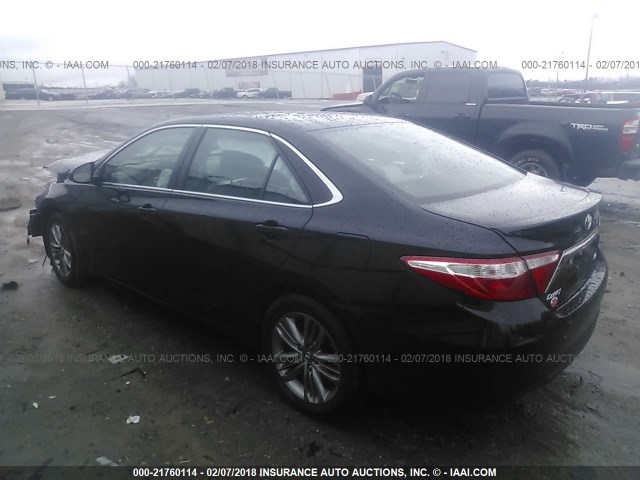 4T1BF1FKXHU727538 - 2017 TOYOTA CAMRY LE/XLE/SE/XSE BLACK photo 3