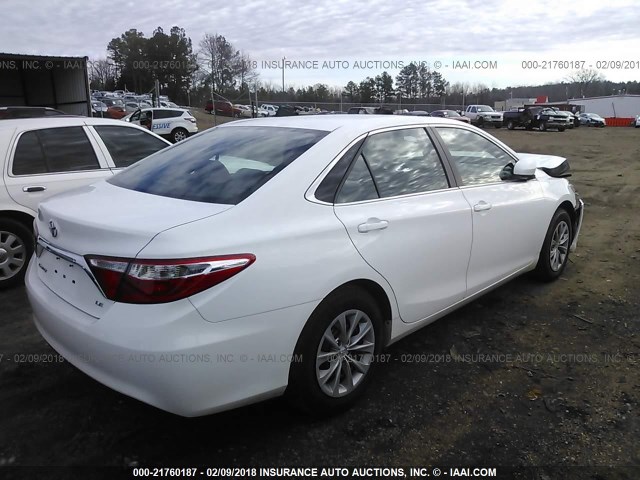 4T1BF1FK3FU046764 - 2015 TOYOTA CAMRY LE/XLE/SE/XSE Blanc photo 4