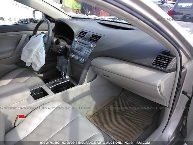 4T1BE46K19U894716 - 2009 TOYOTA CAMRY SE/LE/XLE TAN photo 5