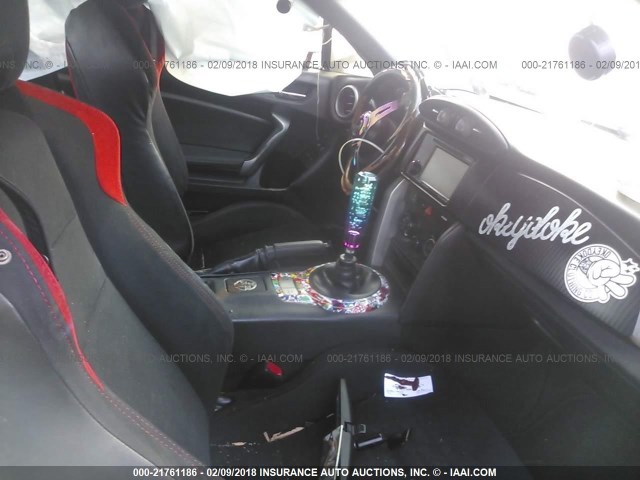 JF1ZNAA10D1701181 - 2013 TOYOTA SCION FR-S ვერცხლისფერი ფოტო 5