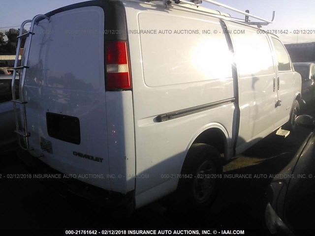 1GCGG25V361116919 - 2006 CHEVROLET EXPRESS G2500  WHITE photo 4