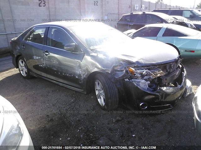 4T1BF1FK9EU848878 - 2014 TOYOTA CAMRY L/SE/LE/XLE 灰色 照片 1