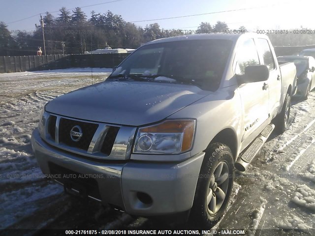 1N6AA0EJ6DN302563 - 2013 NISSAN TITAN S/SV/SL/PRO-4X SILVER photo 2