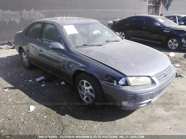 JT2BF22K6V0040309 - 1997 TOYOTA CAMRY LE/XLE GRAY photo 1