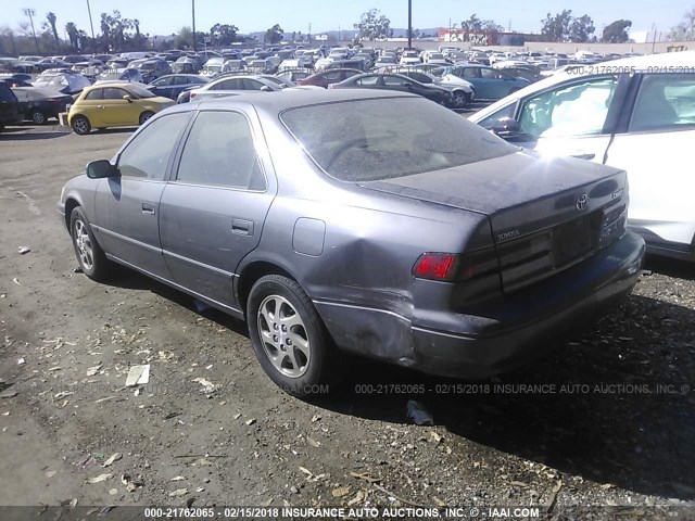 JT2BF22K6V0040309 - 1997 TOYOTA CAMRY LE/XLE GRAY photo 3