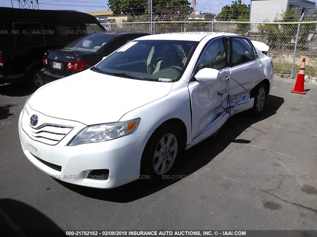 4T4BF3EK1BR219193 - 2011 TOYOTA CAMRY SE/LE/XLE WHITE photo 2