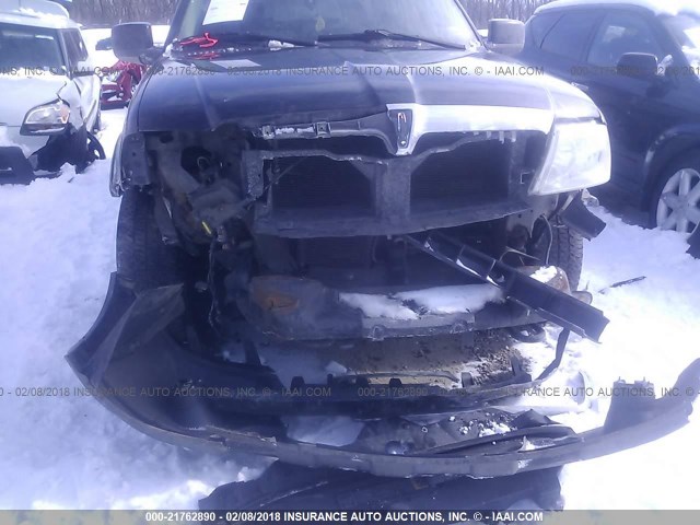 5LMFU28R03LJ29705 - 2003 LINCOLN NAVIGATOR Schwarz Foto 6