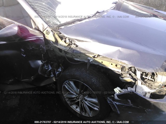 4T1BF1FK8FU057517 - 2015 TOYOTA CAMRY LE/XLE/SE/XSE ნაცრისფერი ფოტო 6