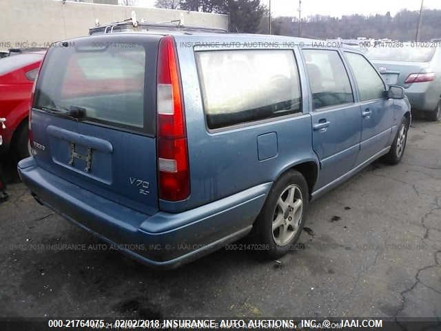 YV1LW5642W2381540 - 1998 VOLVO V70 GLT BLUE photo 4