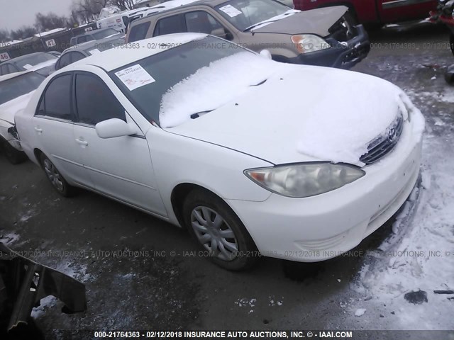 4T1BE30K85U536283 - 2005 TOYOTA CAMRY LE/XLE/SE თეთრი ფოტო 1