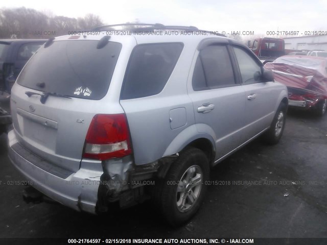 KNDJC733755488254 - 2005 KIA SORENTO EX/LX SILVER photo 4