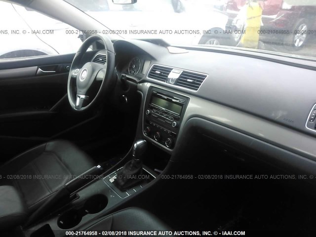 1VWAS7A39EC040709 - 2014 VOLKSWAGEN PASSAT S GRAY photo 5