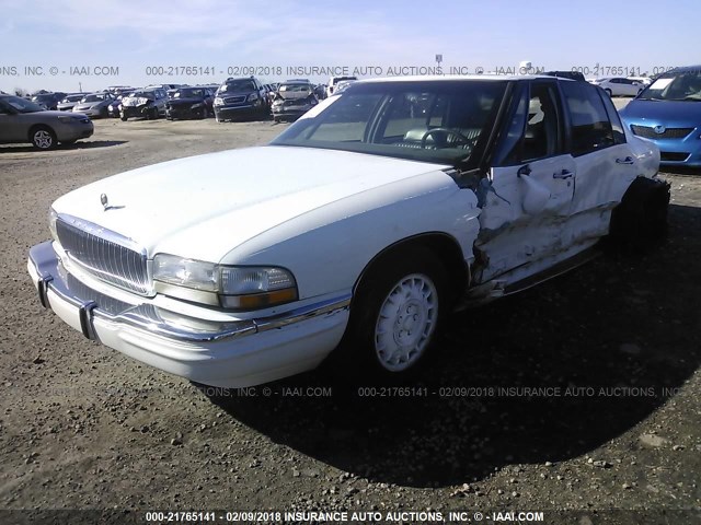 1G4CU5210TH625813 - 1996 BUICK PARK AVENUE ULTRA WHITE photo 2