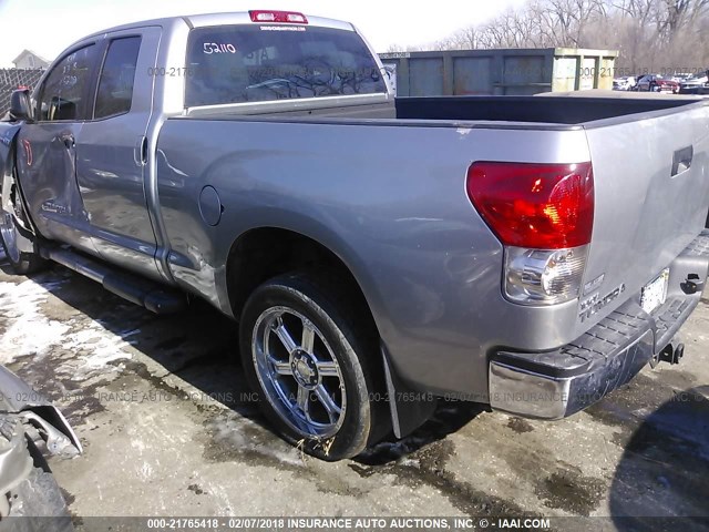 5TFRV54178X052110 - 2008 TOYOTA TUNDRA DOUBLE CAB/DOUBLE CAB SR5 SILVER photo 3