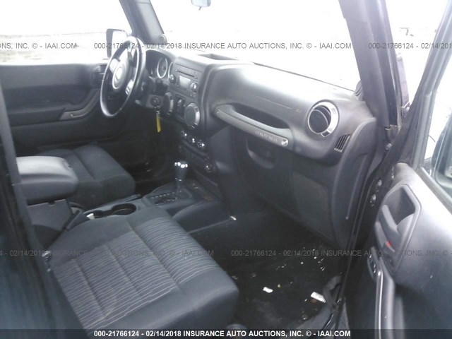 1J4BA3H10BL558026 - 2011 JEEP WRANGLER UNLIMITE SPORT BLACK photo 5