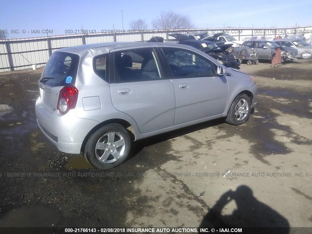 KL1TD6DEXAB099319 - 2010 CHEVROLET AVEO LS/LT SILVER photo 4